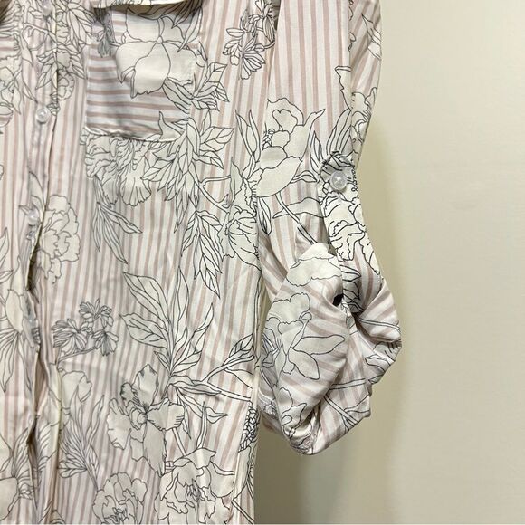 Express The City Shirt Silky Floral Button Down Shirt NEW Size XS - Picture 8 of 9